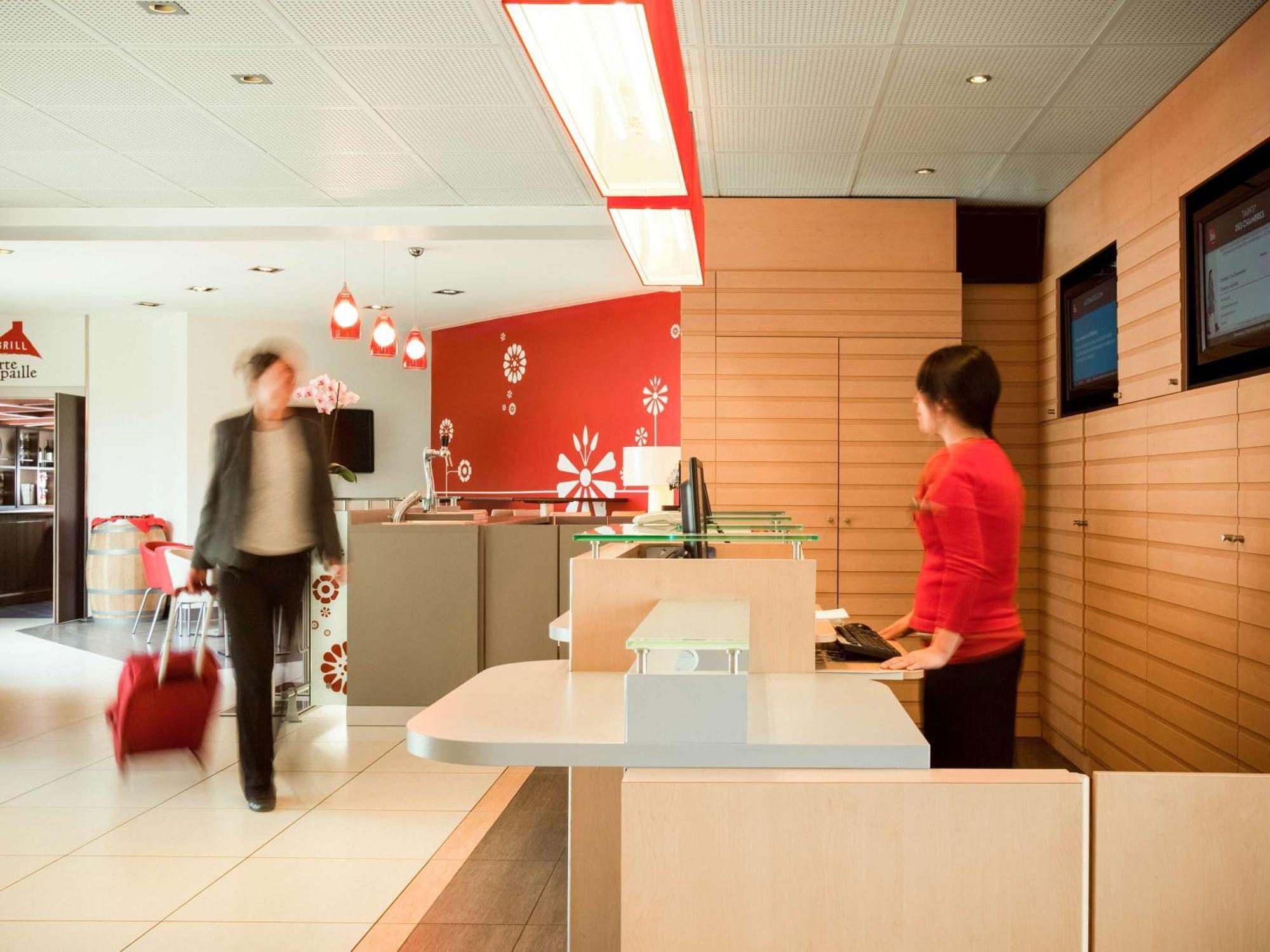 Ibis Senlis Hotel Senlis  Exterior foto